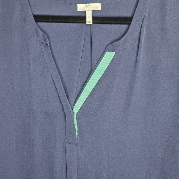 Joie Silk Top Womens Small Navy Blue V Neck Light Airy Flowy Classic Capsule - Picture 5 of 13